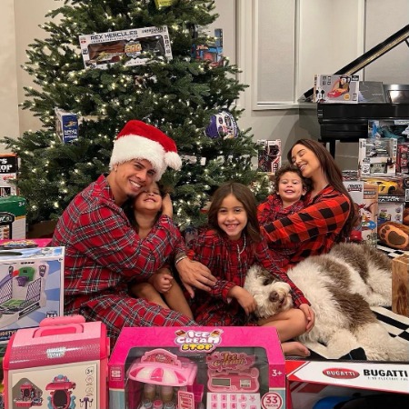 Catherine Paiz with her husband Austin McBroom and three kids